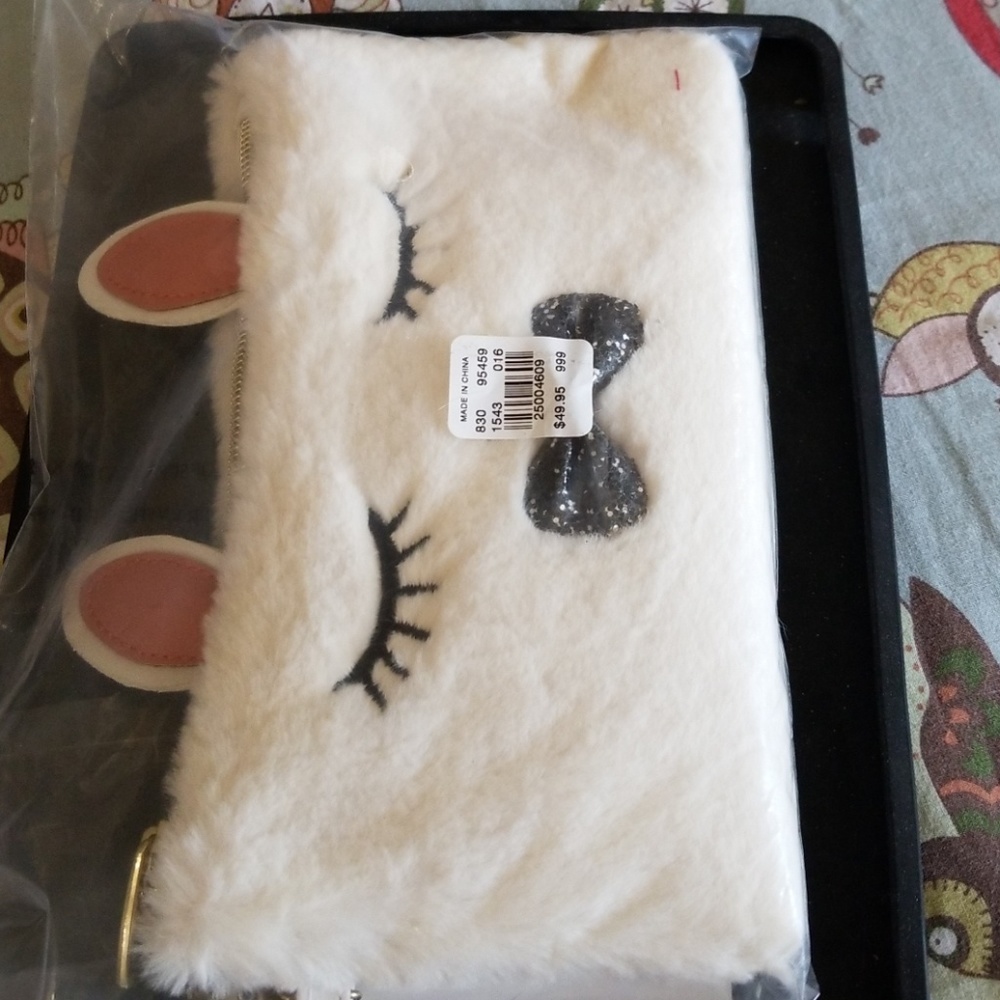 Cute purse with built in USB port